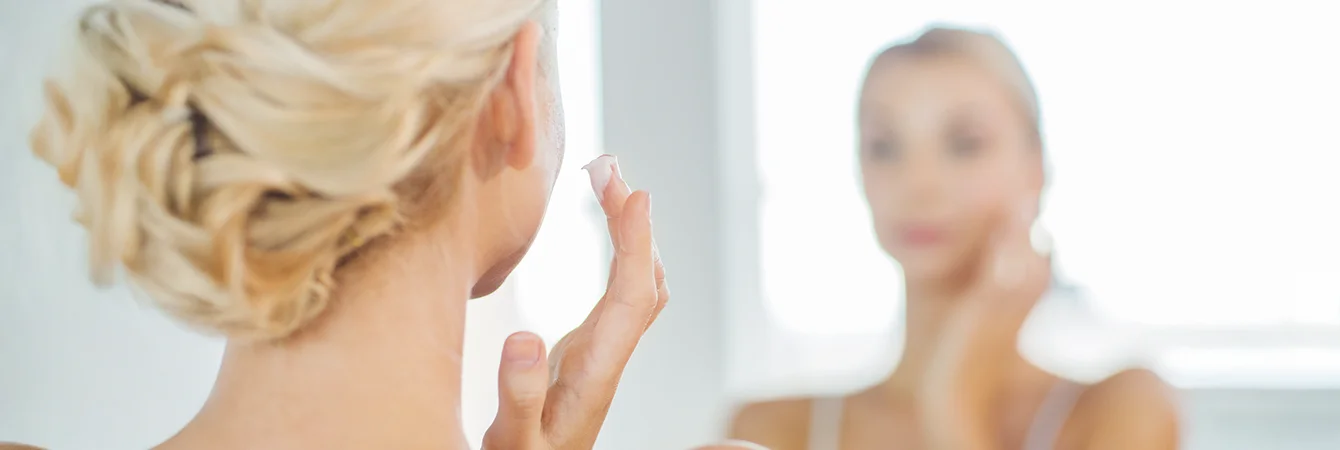 Protéger sa peau au quotidien : la clé pour retarder les signes de l’âge