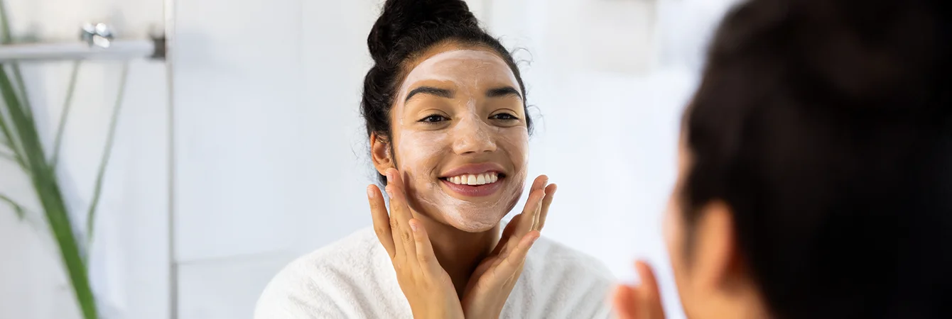 Das Gesicht wie eine Leinwand: Die Haut vorbereiten und ihre Ausstrahlung freilegen