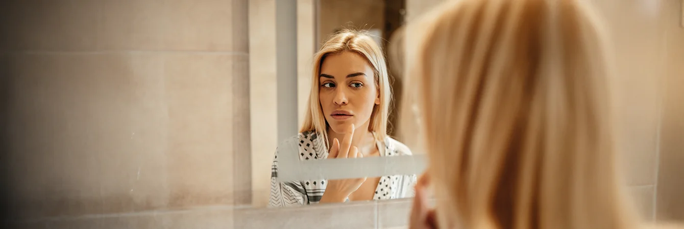 Wenn die Haut spannt: die Hautdehydratation verstehen und ihre Folgen