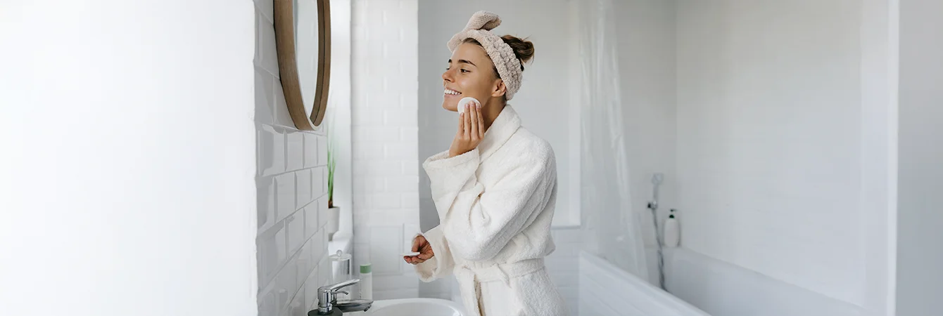 Pourquoi les pores obstrués ternissent la peau et comment y remédier ?