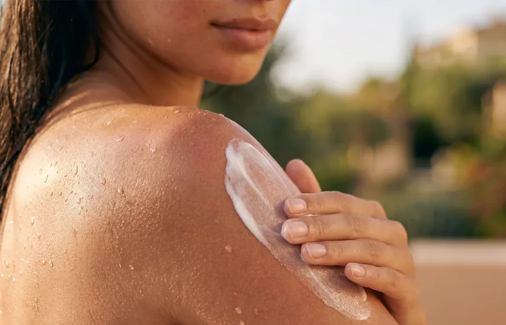 Les gestes essentiels pour préserver l’équilibre de la peau en été