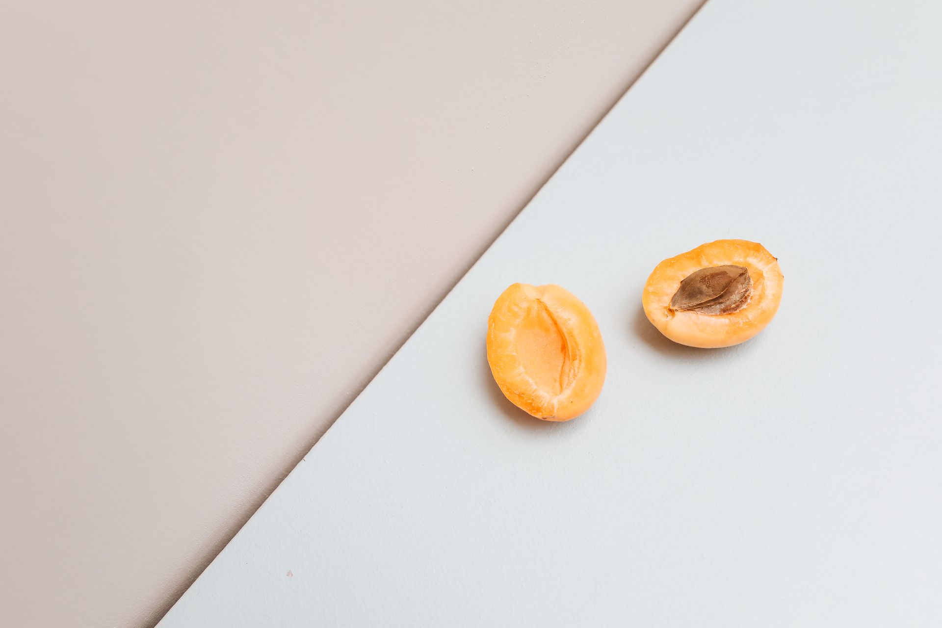 Abricots et huile de noyau d'abricot