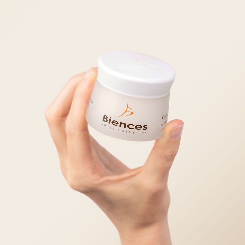 Anti-Falten-Creme mit Q10 und Hyaluronsäure