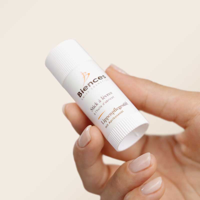 Stick à lèvres à l'huile d'abricot