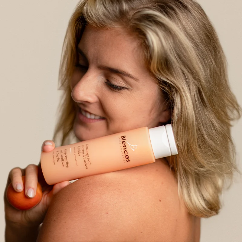 Gommage pour le corps à l'abricot & jojoba