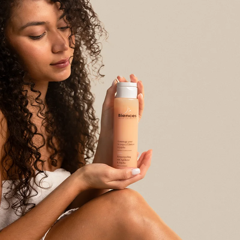 Gommage pour le corps à l'abricot & jojoba