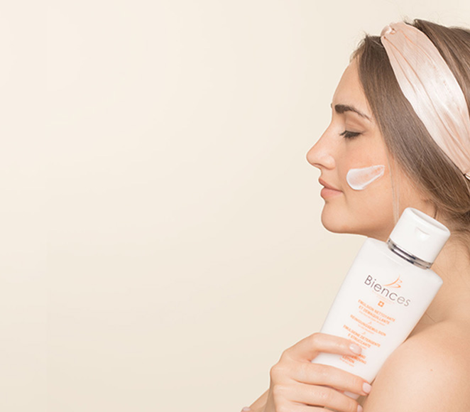 Lotion_Demaquillant_Profile_Pic_Model